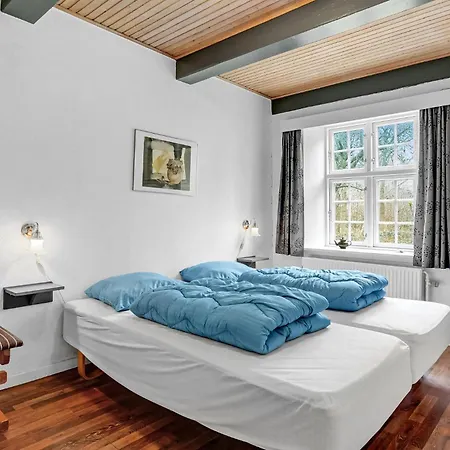 In Hjer With Sauna Holiday home Vragard