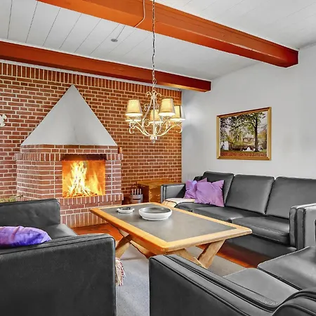 Awesome Home In Hojer With Sauna *